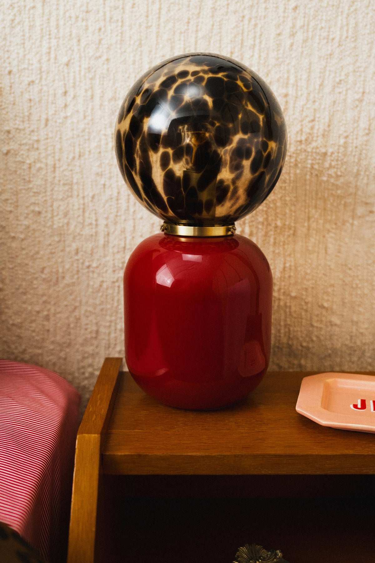 LAMPE MILO ROUGE & ECAILLE