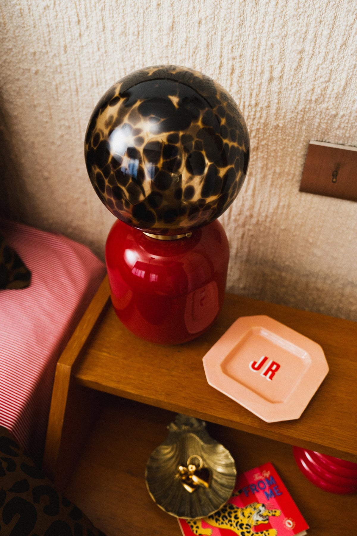 LAMPE MILO ROUGE & ECAILLE