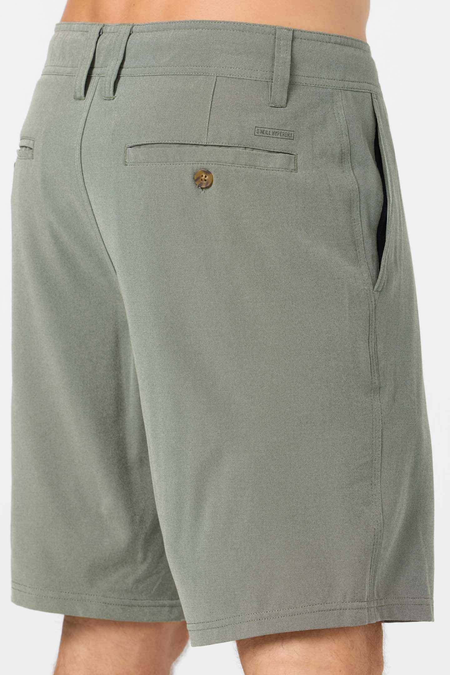 Reserve Light Check 19" Hybrid Shorts
